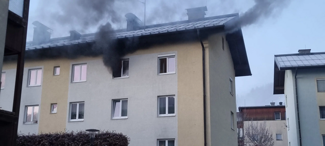 Schon der Anrufer, der den Notruf wählte, soll von starker Rauchentwicklung sowie auch Feuerschein berichtet haben. | Foto: Freiwillige Feuerwehr Zell am See
