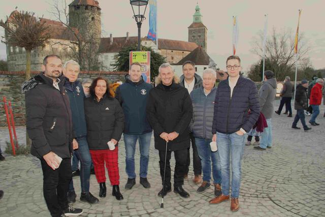 3. Nationalratspräsident Norbert Hofer stattete mit seinen FPÖ-Parteikolleginnen und Kollegen dem Christkindlmarkt in Stadtschlaining einen Besuch ab. | Foto: Peter Seper