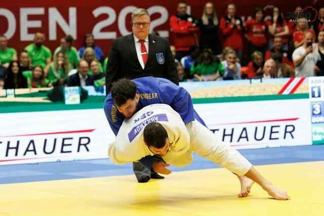 Bei der Judo-Bundesliga in Gmunden können sich die Welser Multis den Vizetitel erkämpfen und feiern ihren scheidenden Team-Coach. | Foto: Sellner