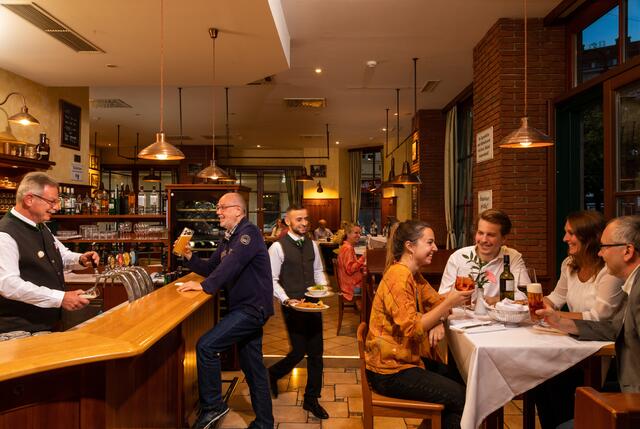 Das Restaurant "Die Wiener Wirtschaft" im Hotel "Schick" auf der Wiedner Hauptstraße 27-29 lädt mit einem ganz besonderen kulinarischen Erlebnis zum letzten Tag des Jahres. (Archivfoto) | Foto: Schick-Hotels Wien