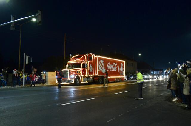 Der Weihnachtstruck ist im Anmarsch. | Foto: Elisabeth Peinsipp