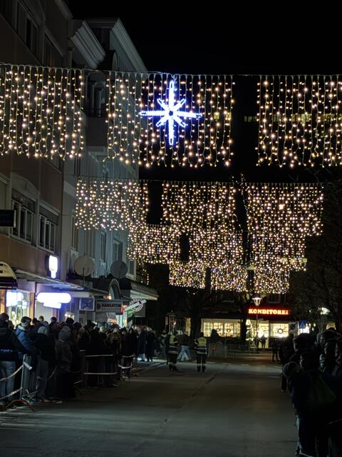 Die Stadt von Hermagor erstrahlt im weihnachtlichen Glanz. | Foto: privat