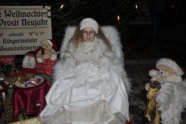 Helena Glaninger als Christkindl. | Foto: MeinBezirk/ Cornelia Strobl