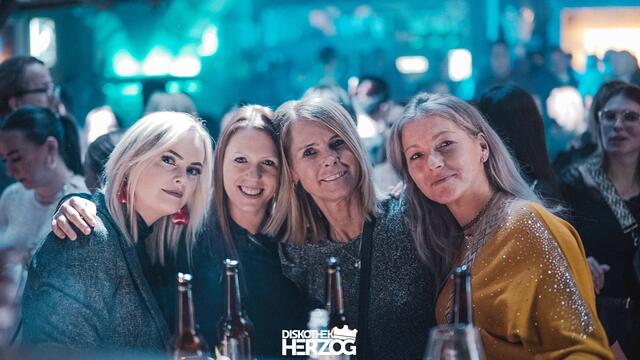 Jana, Isabella, Manuela und Erni. | Foto: Diskothek Herzog