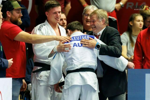 Bei der Judo-Bundesliga in Gmunden können sich die Welser Multis den Vizetitel erkämpfen und feiern ihren scheidenden Team-Coach. | Foto: Sellner