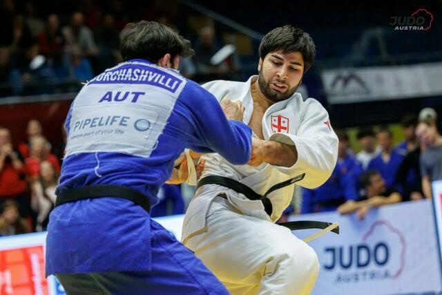 Bei der Judo-Bundesliga in Gmunden können sich die Welser Multis den Vizetitel erkämpfen und feiern ihren scheidenden Team-Coach. | Foto: Sellner