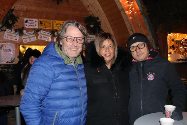 Von links nach rechts: Landesabgeordneter Bürgermeister Gerhard Hutter, Gemeinderätin Manuela Etzelstorfer (SPÖ) und ihr Ehemann Joachim Etzelstorfer (Ersatzgemeinderat SPÖ). | Foto: Alejandra Ortiz