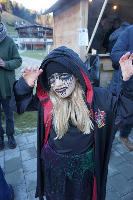 Alessia war als Hexe mit dabei.  | Foto: Patricia Wimmer