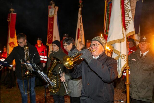 Ein Bläserensemble sorgte für feierliche musikalische Umrahmung der Einweihung der Gedenk- und Ehrentafel. | Foto: Rotes Kreuz Salzburg/wildbild Rohrer