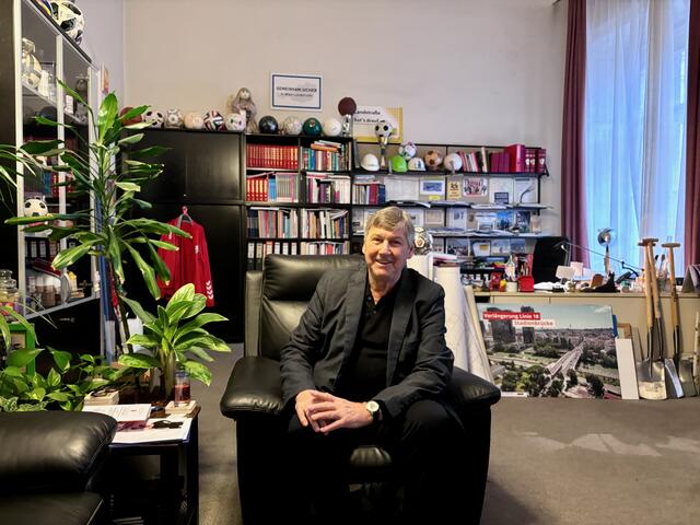 Bezirksvorsteher Erich Hohenberger (SPÖ) verrät im Interview, was in der Landstraße 2025 ansteht.  | Foto: Kriechbaum/MeinBezirk