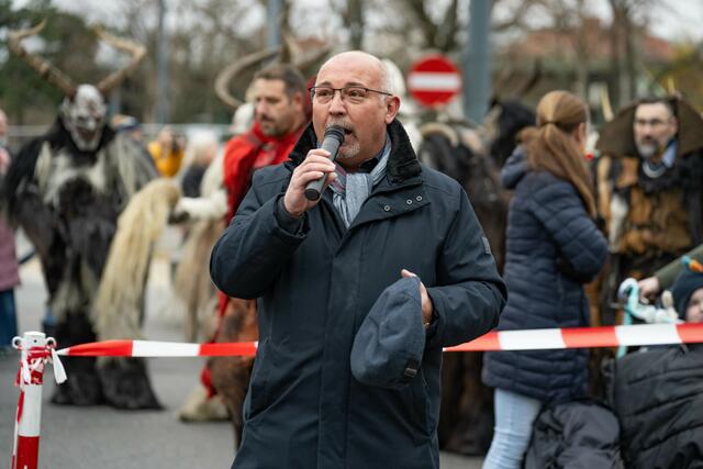 Auch Bezirksvorsteher Peter Jagsch (SPÖ) war beim feurigen Spektakel zugegen. | Foto: Lukas Arnold Photography