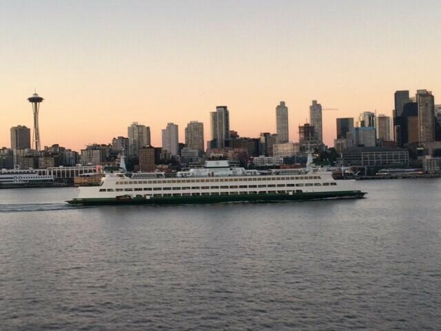 Seattle Skyline: Seit elf Jahren lebt Jürgen Oswald nun in Seattle. Gästen der US-Metropole empfiehlt er gerne einen Ausflug mit einer Fähre zu einer der nahegelenenen Inseln. | Foto: Oswald