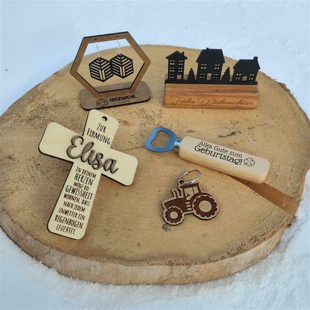 Holzmichl aus Rohrbach-Berg bietet Accessoires aus Holz mit Lasergravuren.  | Foto: Holzmichl