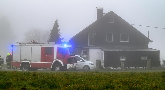 Am Dienstag kam es zu einem Brand in Lichtenberg. | Foto: TEAM FOTOKERSCHI / WERNER KERSCHBAUMMAYR