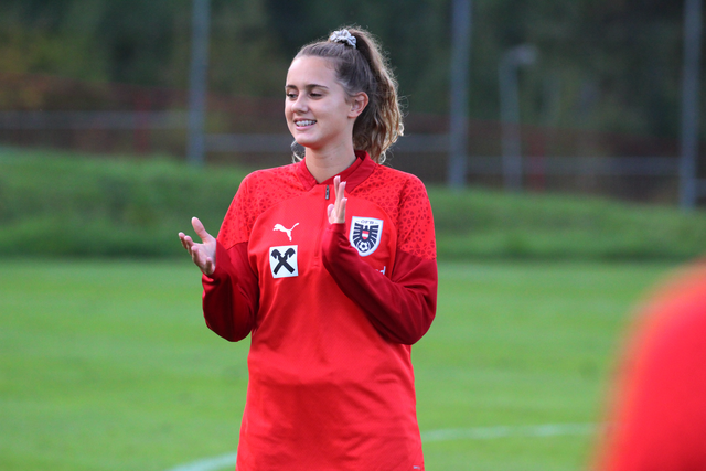Alina Kerschbaumer schaffte mit dem U17-Mädchennationalteam den Sprung in die zweite Qualifikationsrunde für die EM 2025. | Foto: ÖFB/Jonas Dormann