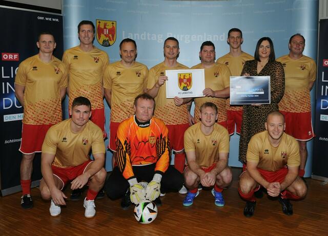 Das Team des FC Landtag beim Charity-Fußballtunier | Foto: Gregor Hafner