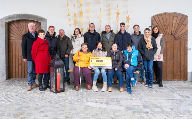 Spendenübergabe an die Lebenshilfe Braunau. | Foto: Schreckensberger