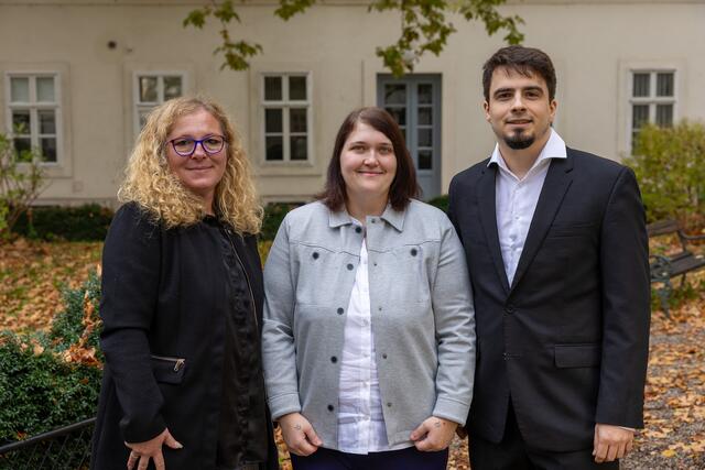Teammitglied Silvia Hofbauer, Spitzenkandidatin Tanja Reiter und Listenplatz 2 Markus Krainz | Foto: NEOS