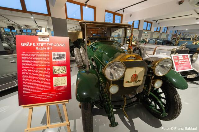 Diese Woche lief eine interessante Ausstellung im Oldtimermuseum der Familie Fehr an: "Von Gräf &amp; Stift bis ÖAF". | Foto: Franz Baldauf (Großmeister), Zezula (Lehrling)