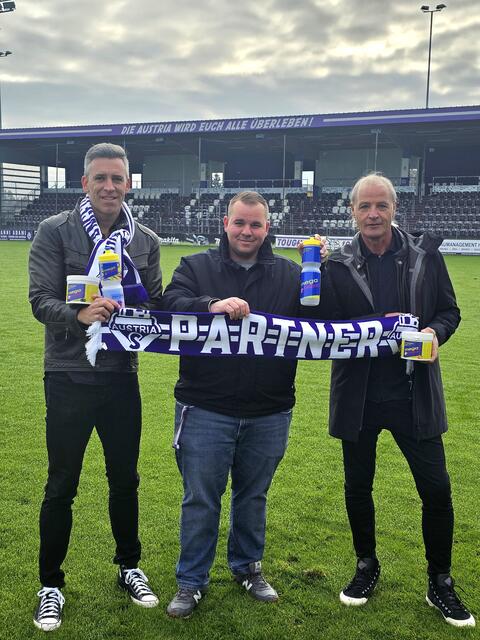 Dietmar Rösler (Inumed), Markus Eichbauer (SV Austria Salzburg), Heimo Pfeifenberger (SV Austria Salzburg-Legende und österreichische Fußballikone). | Foto: SV Austria Salzburg