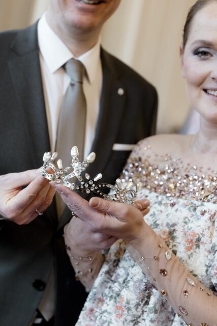 Am Mittwoch wurde im Spiegelsaal der Oper Graz das Geheimnis um die Krönchen für die 24. Opernredoute gelüftet. | Foto: Kanizaj Photography
