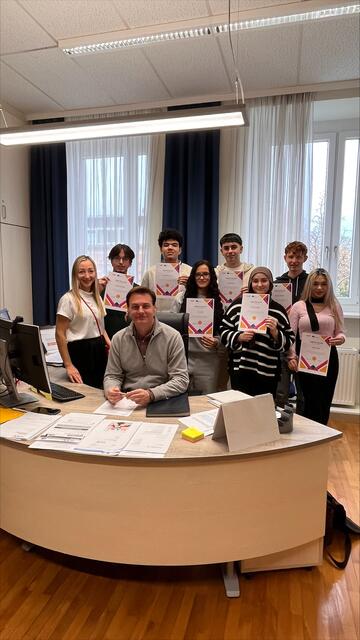Acht Schülerinnen und Schüler der Welser HAK nutzten die Möglichkeit, ein Erasmus-Praktikum im Ausland zu absolvieren und internationale Erfahrung zu sammeln. | Foto: HAK Wels