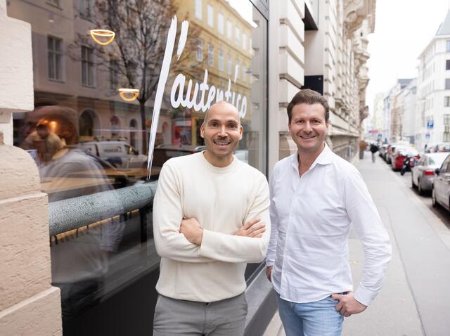 Sandro (l.) und André Gargiulo (r.) haben kürzlich ein neues "L'authentico" im 7. Bezirk eröffnet. Hier gibt es originale, neapolitanische Pizza. | Foto: Raimo Rudi Rumpler