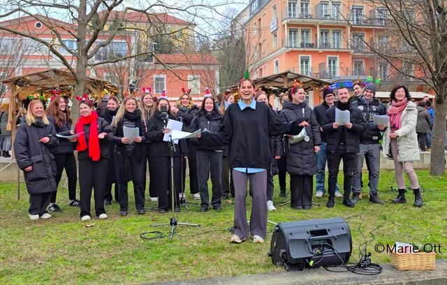 Chor ,,The BAD Gleichenberg JINGLERS" von der FH Bad Gleichenberg