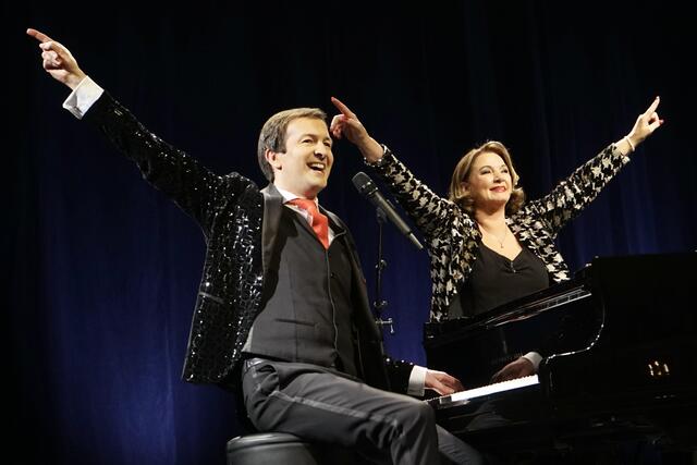 Gabriela Benesch Schauspielerin, Alex Parker Sänger & Pianist | Foto: beneschfurrer