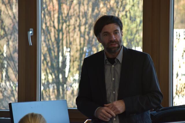 Fabian Riß von der TH Rosenheim betont, wie wichtig die gemeinsame Umsetzung von Tiroler und bayerischer Seite ist.  | Foto: Barbara Fluckinger