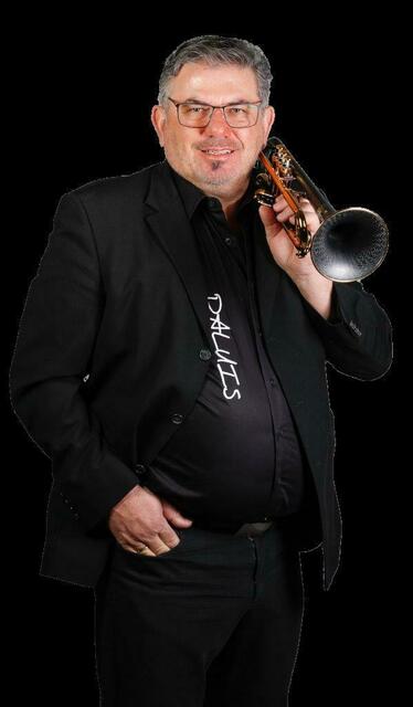 "Da Luis" liebt es, Menschen mit seiner Musik zu unterhalten. | Foto: Da Luis