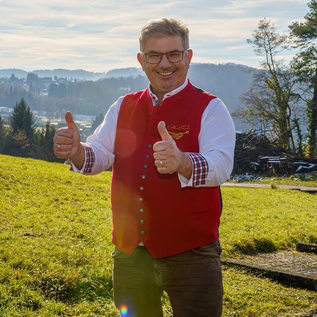 "Da Luis" liebt die Südsteiermark. Er möchte mit seiner Musik Freude bereiten und die Menschen zum Lachen bringen. | Foto: Markus Ponhold