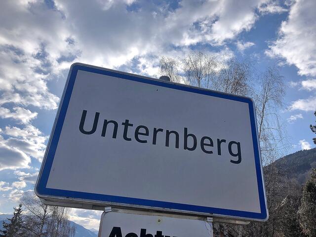 (Symbolfoto/Archivfoto) Ortstafel Unternberg. | Foto: pjw