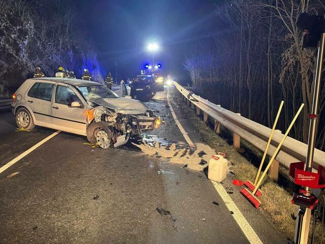  Die Freiwillige Feuerwehr Großarl war nach einem Verkehrsunfall für die Aufräumarbeiten im Einsatz. | Foto: Freiwillige Feuerwehr Großarl