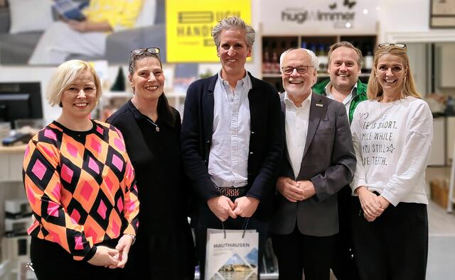 Anita Peterseil, Renate Wagner, Johann-Philipp Spiegelfeld, Gottfried Kraft, Martin Stefan Pusch und Ines Schwandner - in der Buchhandlung im Donaupark Mauthausen. | Foto: Mauthausen Tourismus