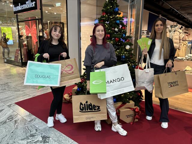 Nathalie Jirout, Vktoria Hofer und Xhevahire Yasar | Foto: Martina Schweller