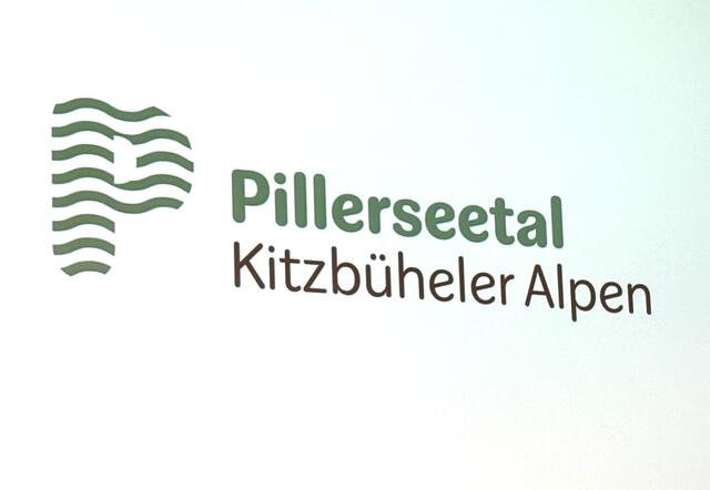 Smaragdgrüne Farbe, Wellen des (Piller)Sees. | Foto: Kogler
