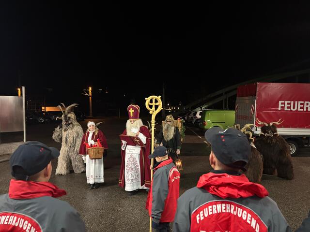 Der Nikolaus der Hundskoglpass besuchte die Ischler Feuerwehrjugend. | Foto: ff-badischl.at