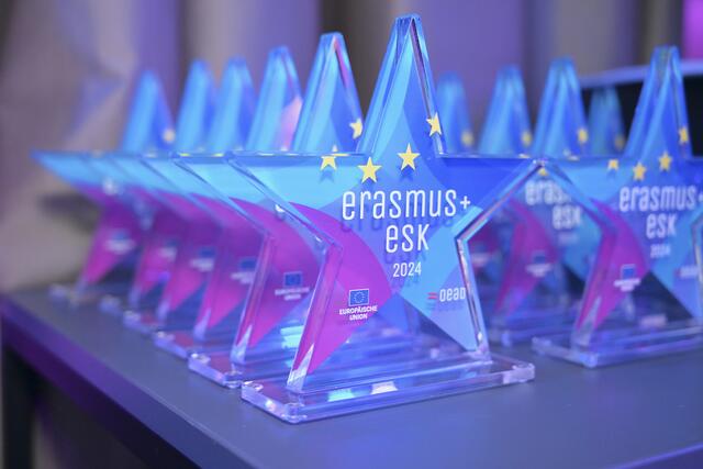 Am Mittwochabend wurde an zehn Projekte und Organisationen der Erasmus+ und ESK Award verliehen. Zwei Grazer Bildungsinstitutionen sind zwei der Preisträger. | Foto: OeAD/Hörmandinger