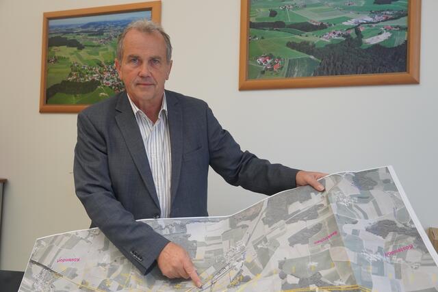 Der Bürgermeister von Köstendorf, Wolfgang Wagner, äußerte sich zum Projekt. | Foto: Emanuel Hasenauer