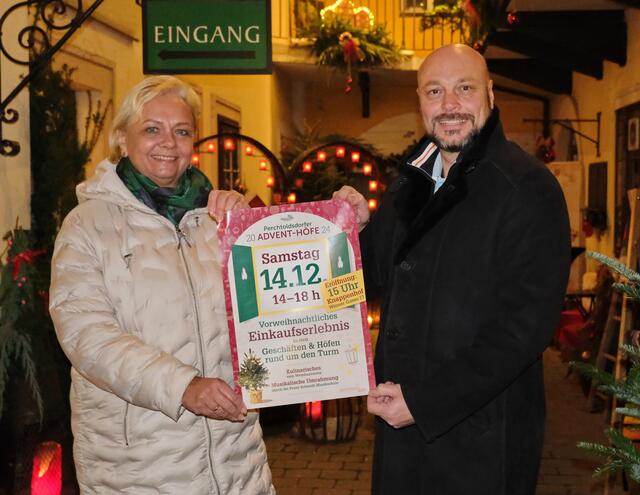 Bald ist es wieder soweit – die Advent-Höfe in Perchtoldsdorf öffnen am 14. Dezember von 14 bis 18 Uhr rund um den Turm ihre Pforten. Für Bürgermeisterin Andrea Kö und Wirtschaftsgemeinderat Martin Fürndraht ein vorweihnachtlicher Fixtermin. | Foto: Claudia Reisinger