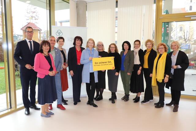 Die feierliche Eröffnung der ersten Frauenübergangswohnung im Bezirk Schärding fand im Familienzentrum Schärding statt.  | Foto: MeinBezirk/Bichler