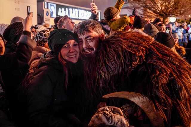 Sollte es noch einen Beweis brauchen:: Unter jeder Tuifllarve steckt einer, den man überall kennt ... | Foto: Paul Weber