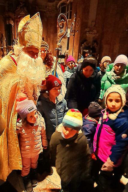Strahlende Kinderaugen beim Nikolauseinzug | Foto: Jugendrotkreuz Tirol|Wolfgang Egger