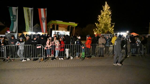 Das Krmapus-Spektakel lockte zahlreiche Besucherinnen und Besucher an. | Foto: Norbert Ortner