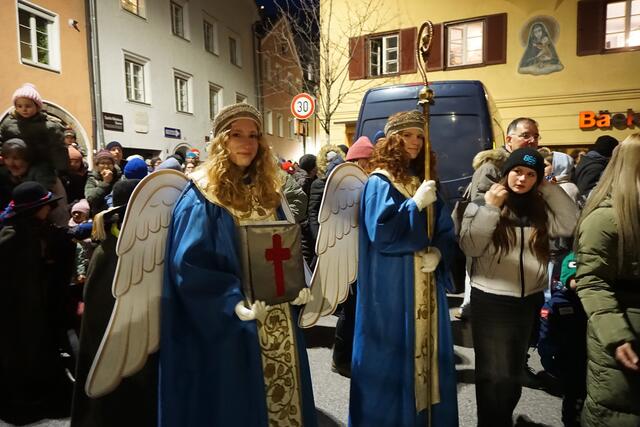Der alljährliche Nikolauseinzug wird vom Jugendrotkreuz Tirol organisiert.  | Foto: Meinbezirk/Martina Obertimpfler 