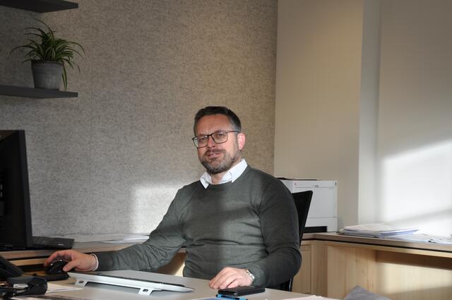 Bürgermeister Martin Kapeller an seinem neuen Arbeitsplatz. | Foto: Christian Parth