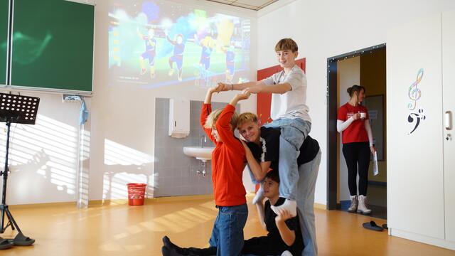 Im Musikraum stand "Just Dance" auf dem Plan. | Foto: Schrapf
