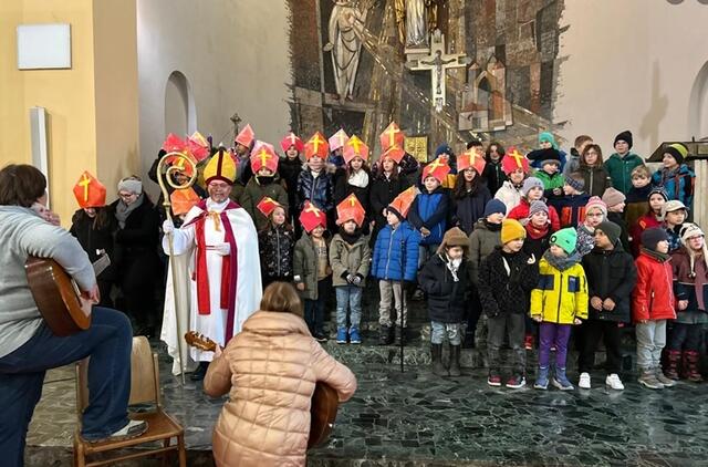 Zusammen mit den Kindern wurde gesungen. | Foto: Bv 17