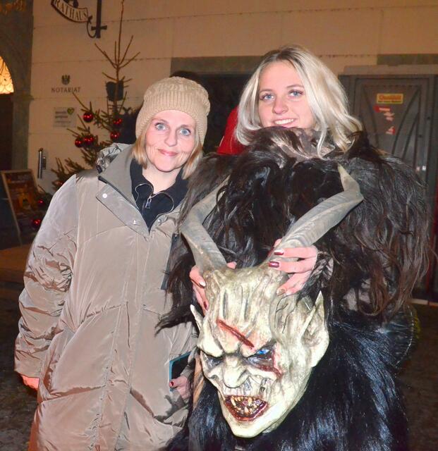 Corinna Oberbichler, Gmünd, mit ihrer Nichte Michelle Kohlmayr von den Lieserhofer Teufl